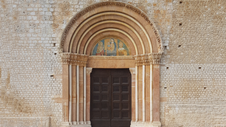 La Porta Santa nella Basilica di Collemaggio a L'Aquila